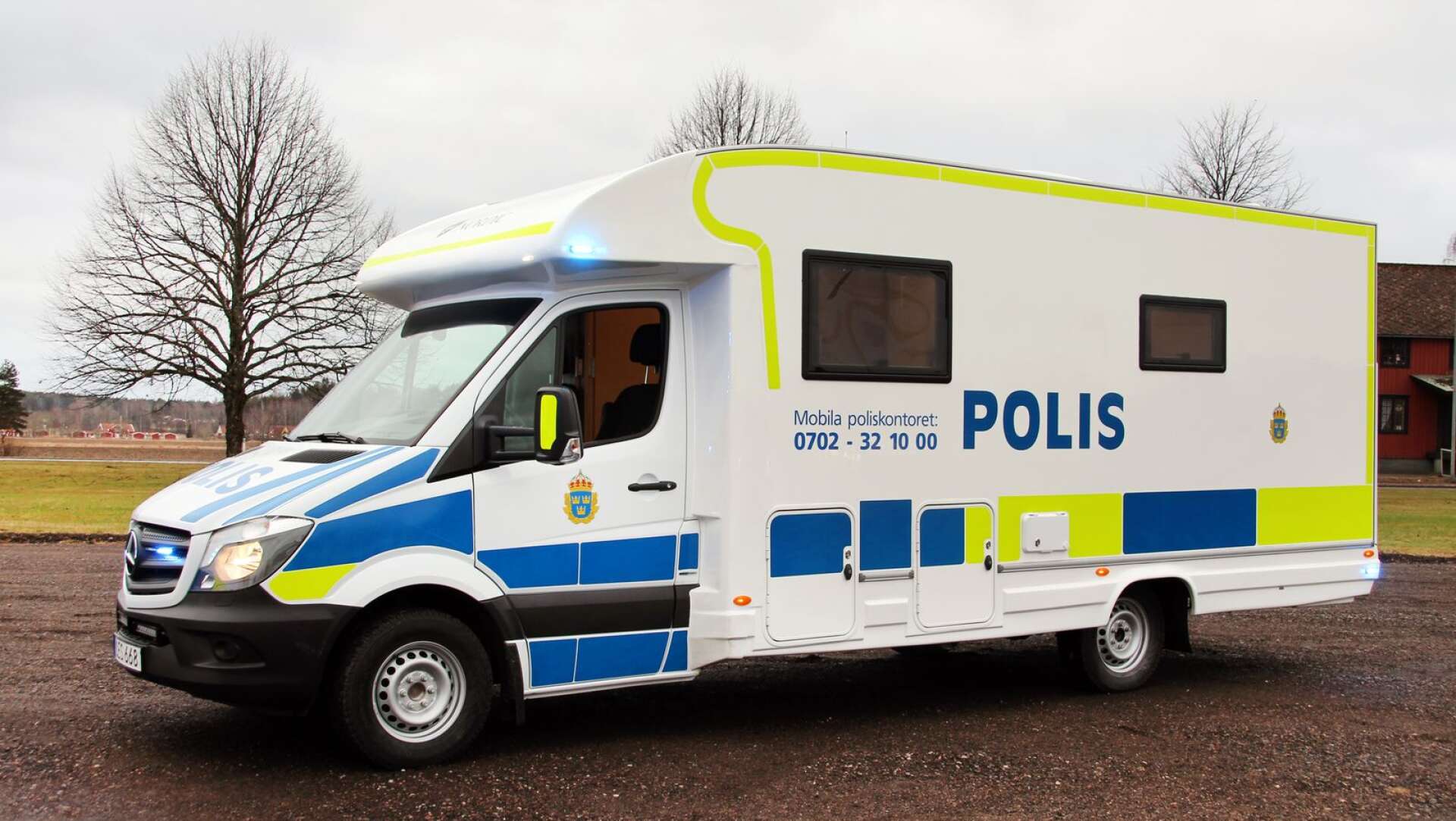 Såhär kommer polishusbilen att se ut. Det här exemplaret rullar på vägarna i en annan del av Sverige.