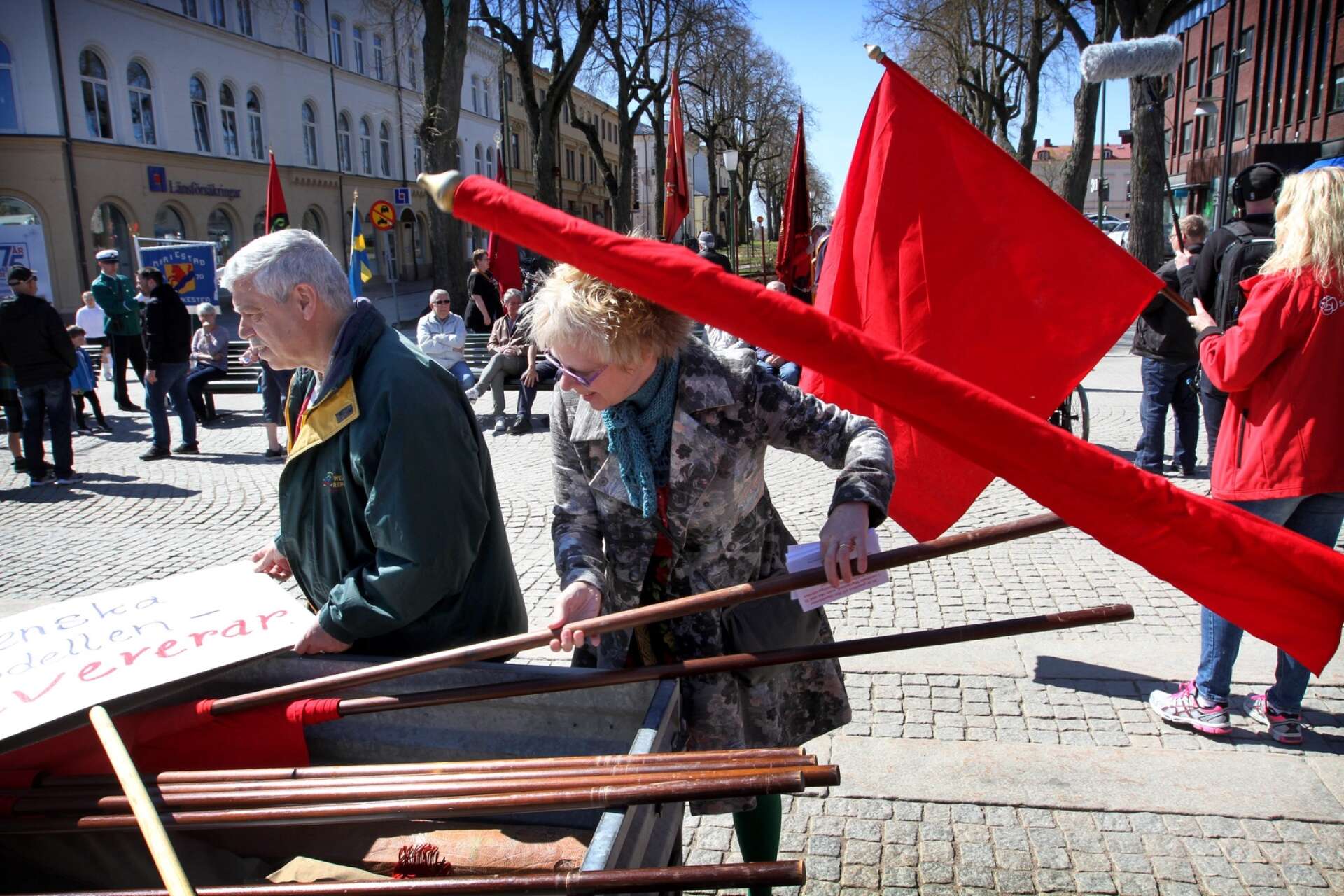 Så här brukar det se ut när Therese Weckström och Mariestads andra socialdemokrater tågar genom stan på 1 maj. Men inte i år. I stället hölls digitala firanden.