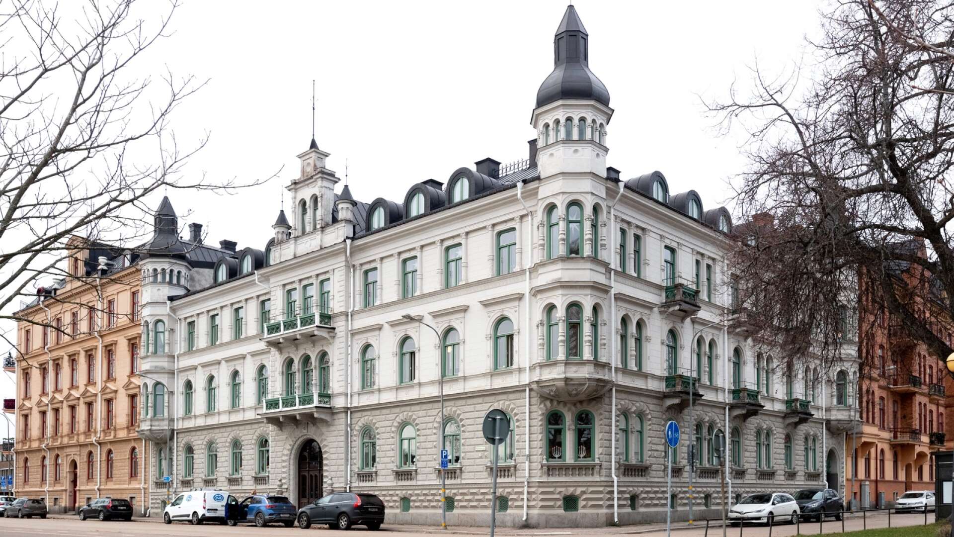 Klassisk stil är istället den äldre stilen där husen är av sten eller trä och med utsmyckade fasader. Ett välkänt exempel i Karlstad är Sockerslottet, skriver Stefan Olsson.