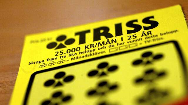 Lotter för 65000 kronor har bara under mars månad lösts in i olika butiker i Kristinehamn. Polisen misstänker tt det ligger ett brott bakom.