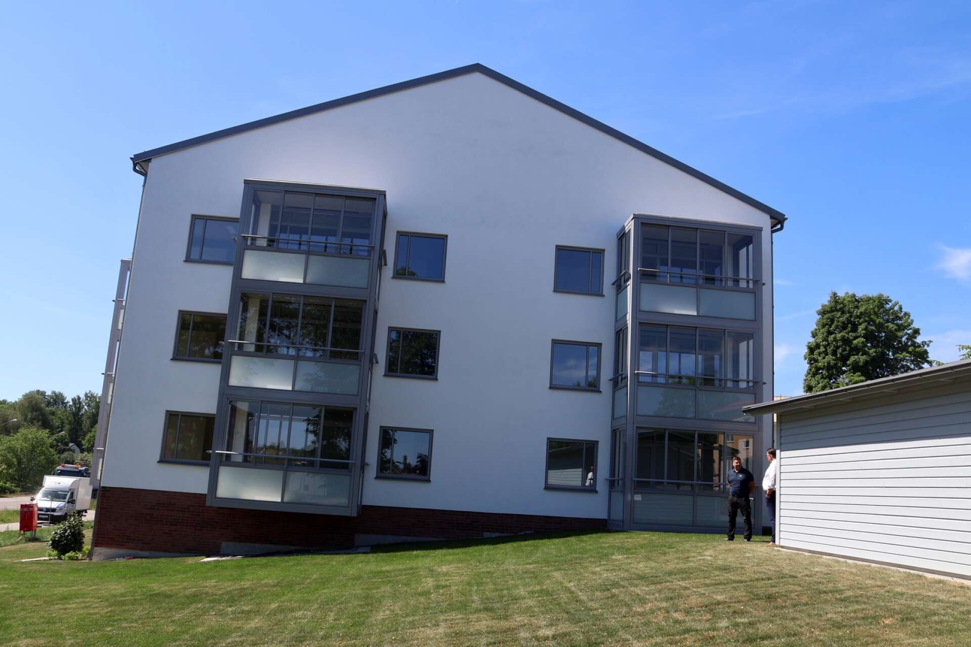 Se bilderna från Valbohems nya lägenhetshus i Färgelanda. 