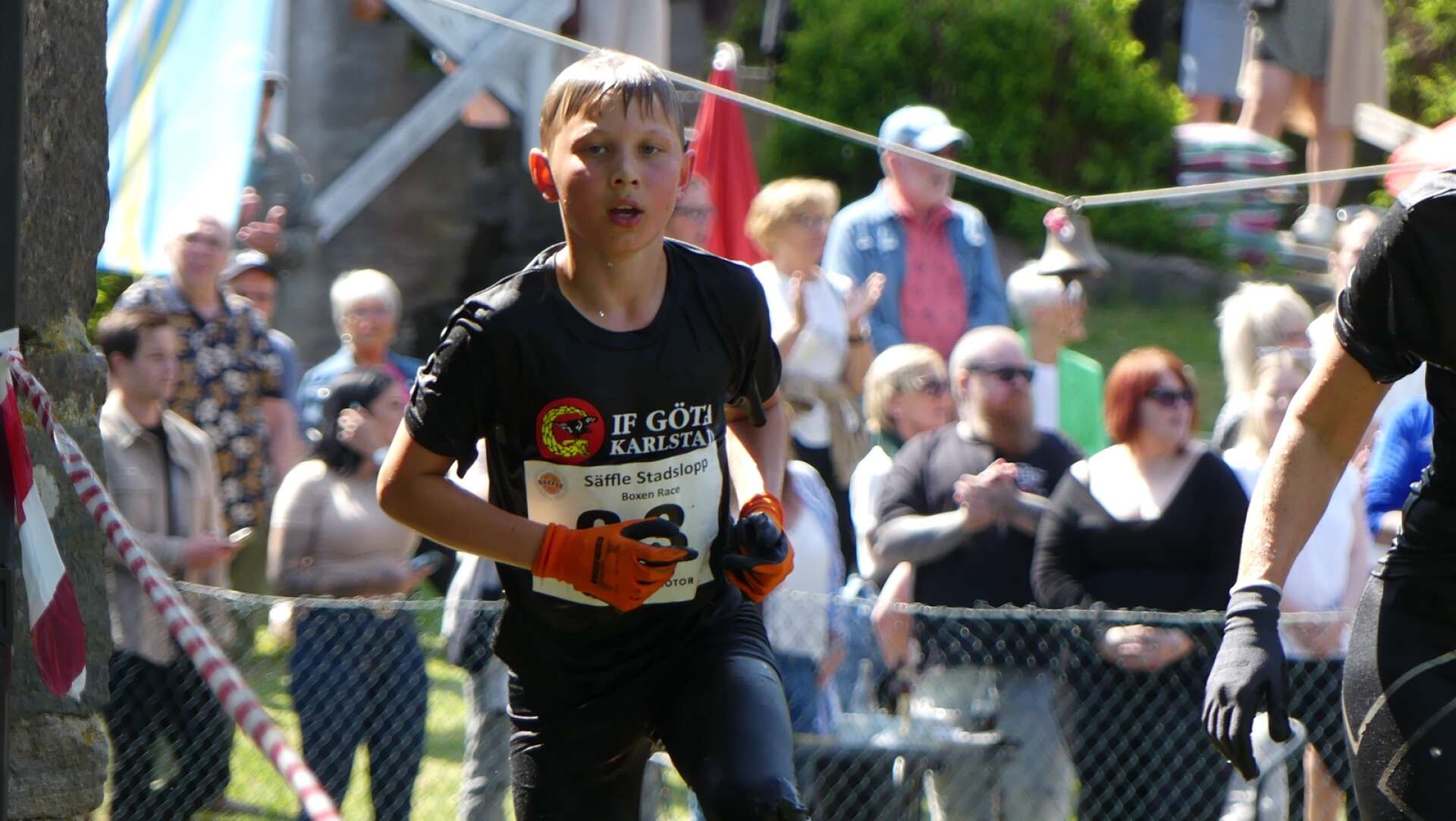 Ovanligt många barn och ungdomar deltog i årets Boxen Race.