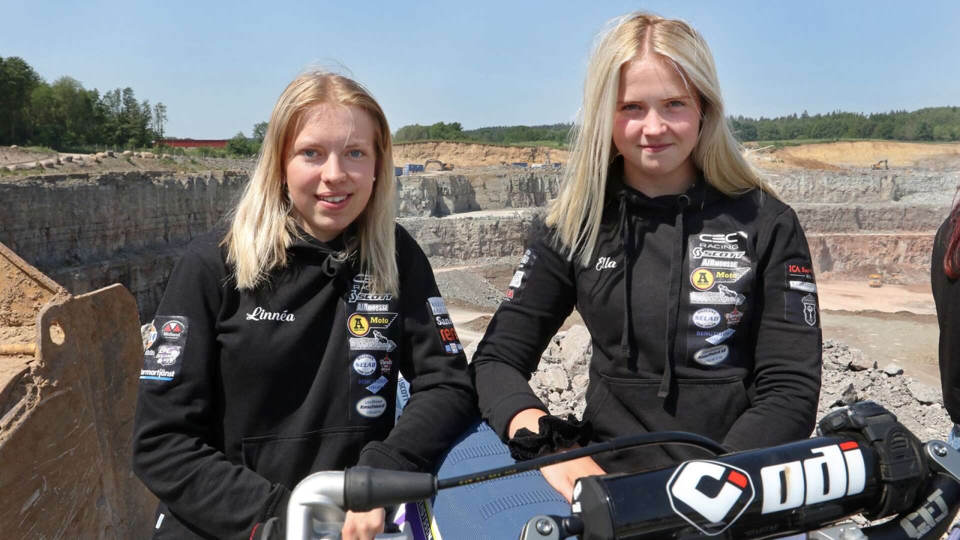 Enduroförarna från Hjo – Linnéa Åkesson och Ella Bengtsson– som båda tävlar för FMCK Skövde var nominerade till pris i årets idrottsgala i Skövde. ARKIVBILD