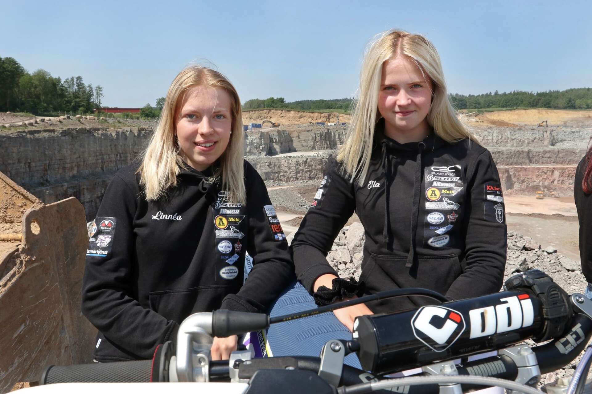 Enduroförarna från Hjo – Linnéa Åkesson och Ella Bengtsson– som båda tävlar för FMCK Skövde var nominerade till pris i årets idrottsgala i Skövde. ARKIVBILD