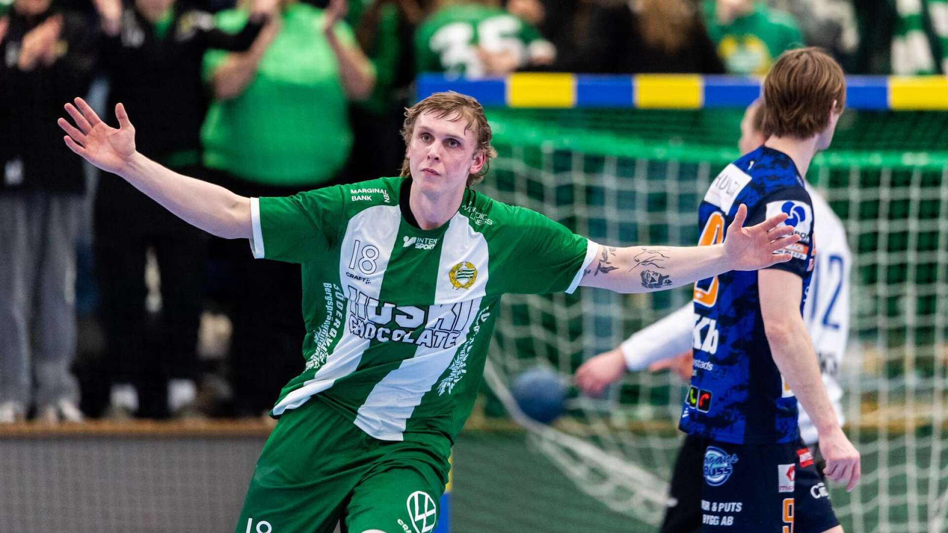 Hammarbys Edvin Aspenbäck uppmärksammas efter sin fina säsong i Handbollsligan. Hjosonen har blivit uttagen som högernia i Handbollsligans All star team