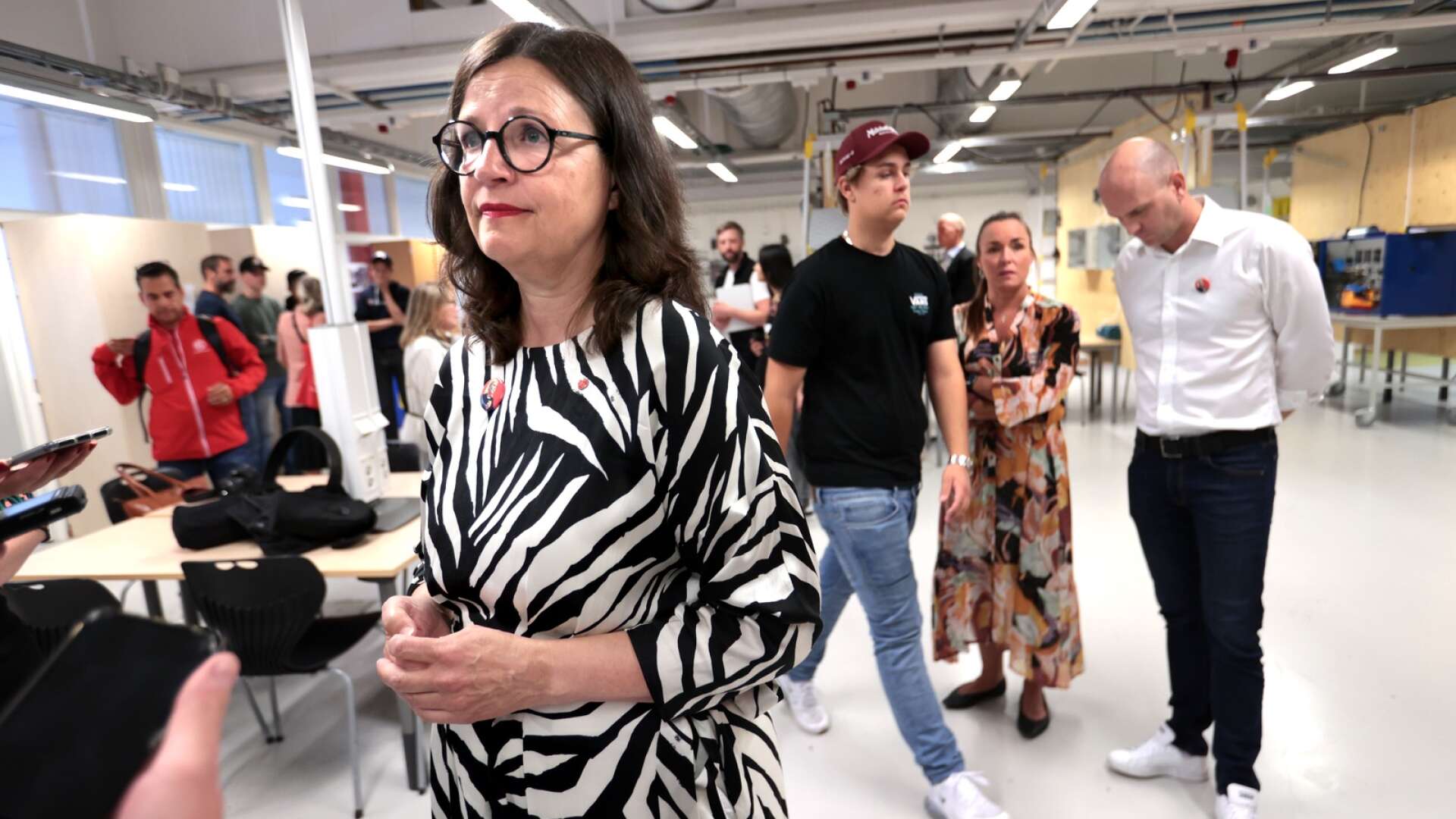 Utbildningsminister Anna Ekström besökte Nobelgymnasiet i Karlstad på onsdagen. Socialdemokraterna går till val på att stoppa vinstjakten i skolan.