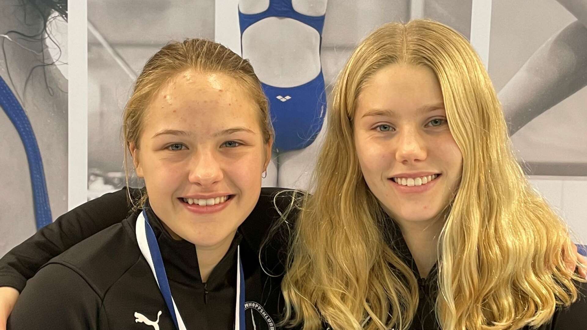 Julia Ragén, till vänster, och Mikaela Dietmann från Bofors simhoppsklubb visade bra kvalitet under första tävlingsdagen av Diving Lund.