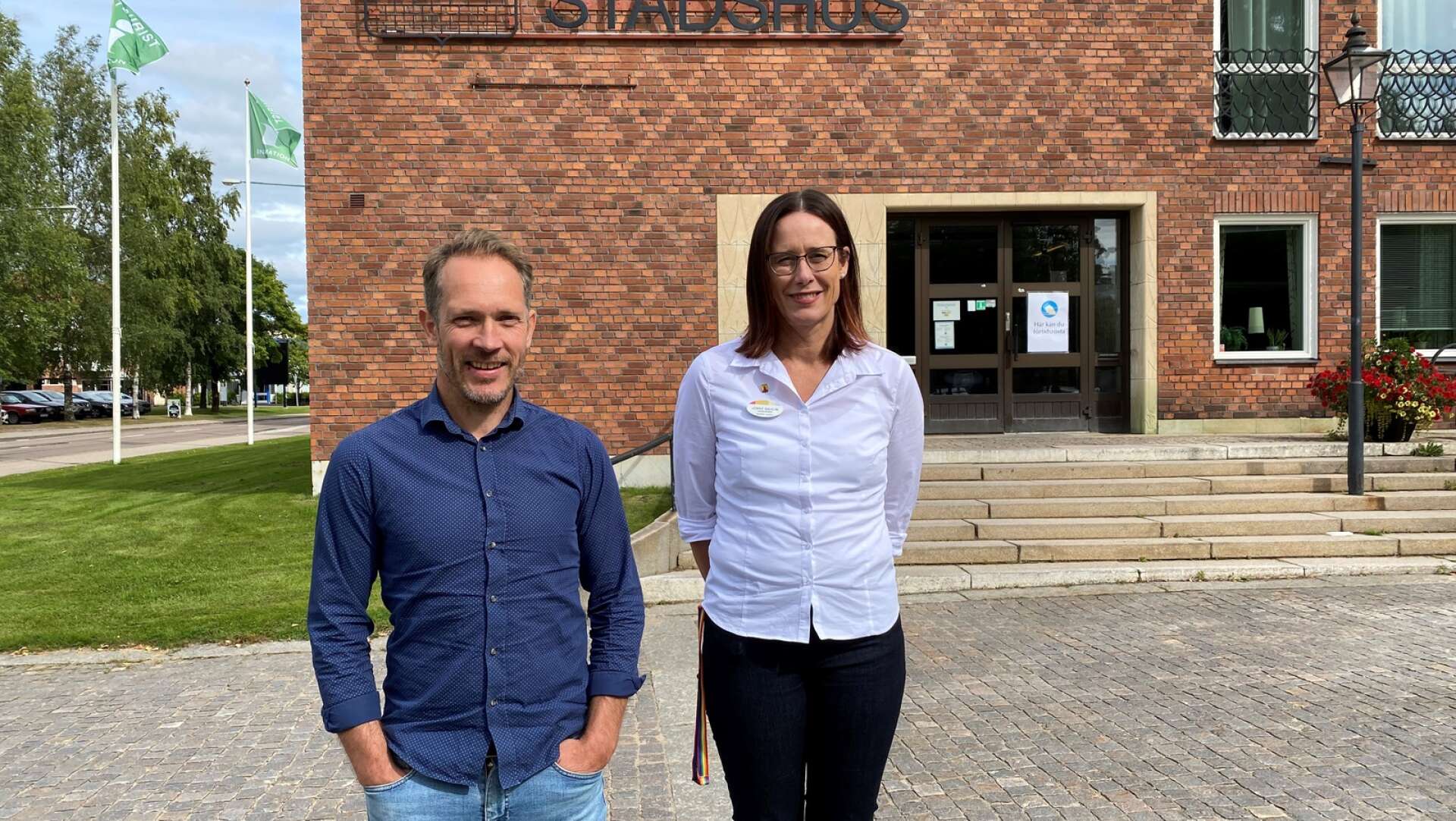 Fredrik Igelström, näringslivsutvecklare och Jenny Dahlin, skolchef Hagfors kommun planerar för Framtidsveckan.