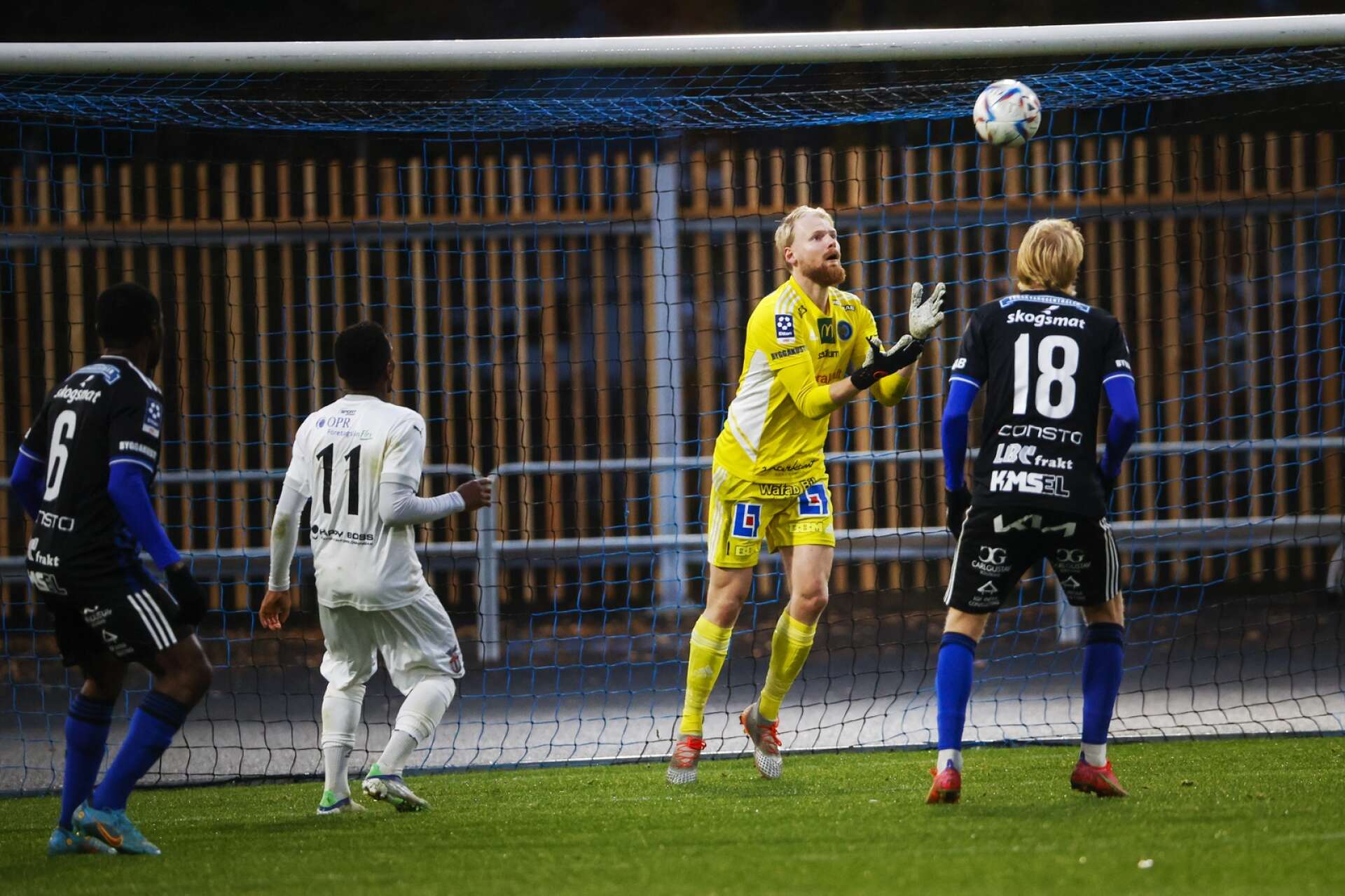 Karlstad Fotbolls målvakt Mathias Karlsson berättar om en bra träningsvecka inför lördagsmatchen mot Silvia.