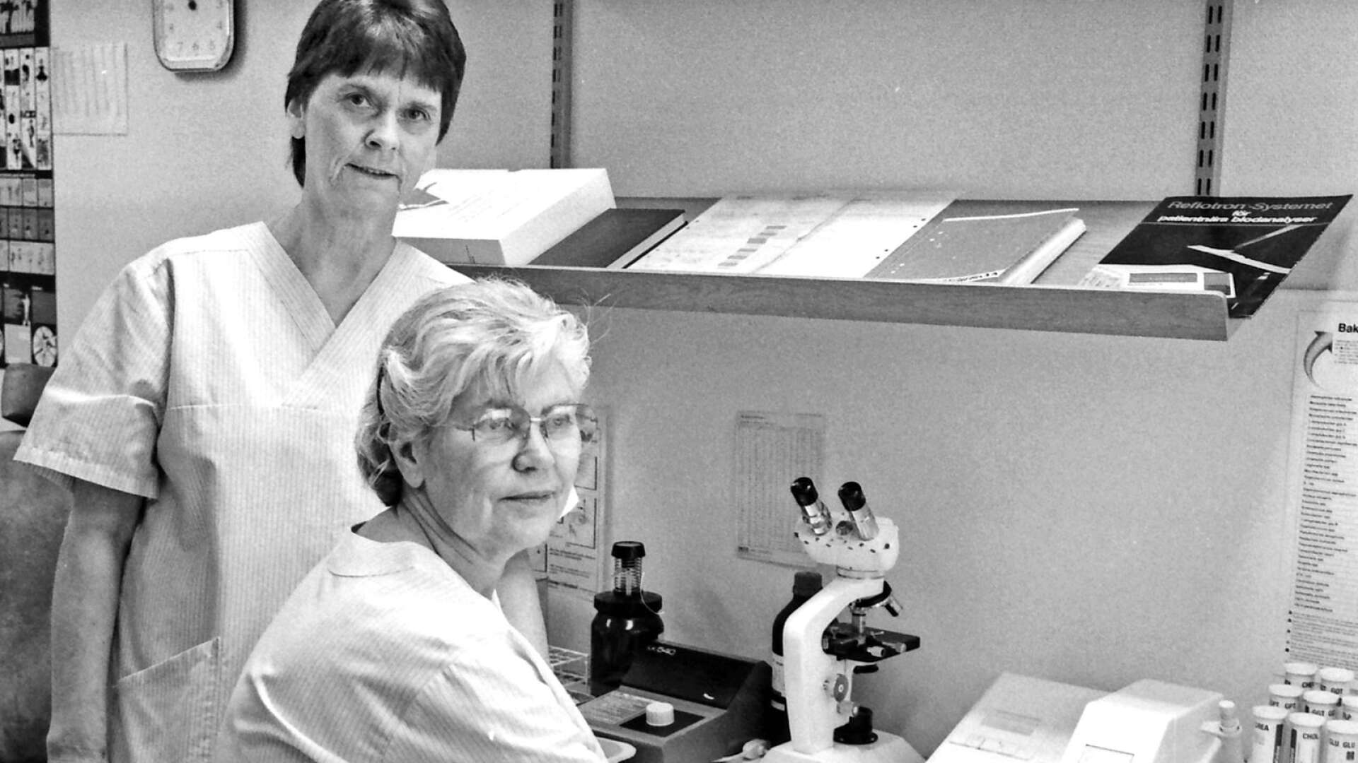 Ett par som patienter hos Säfflehälsan ofta mötte var undersköterskorna Marianne Bjelkhed och Margit Eriksson. Bilden togs 1993.