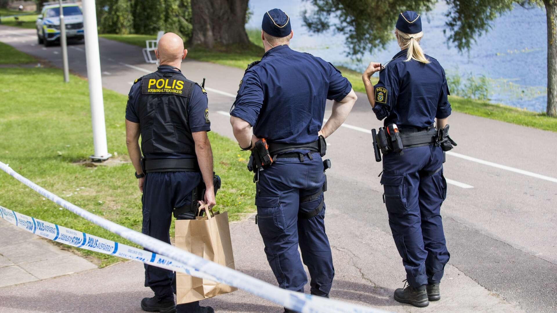 Den 28-årige mannen sköts i benet när han promenerade längs älven i KLara i Karlstad i somras.