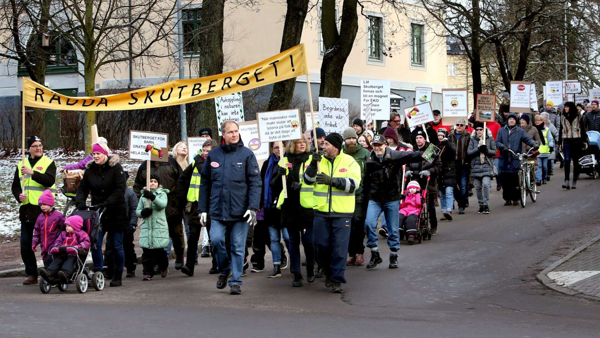 Förra året demonstrerade föreningen Skutbergets Wenner, tillsammans med 1000 personer, för att bevara Skutberget. Nu har föreningen lämnat in en överklagan av detaljplanen för Muminparken.