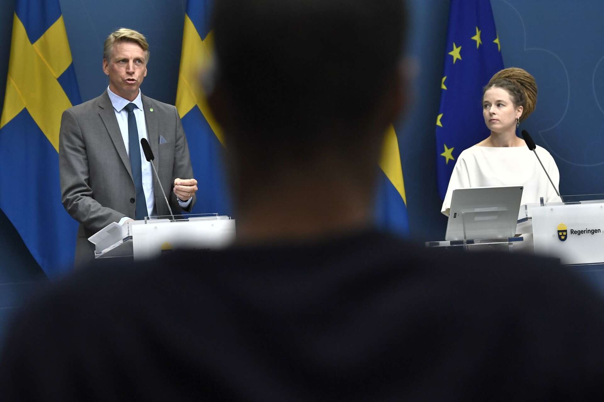 Biträdande finansminister Per Bolund samt kulturminister Amanda Lind, vid en en pressträff på onsdagen för att presentera budgetsatsningar på kultur. 