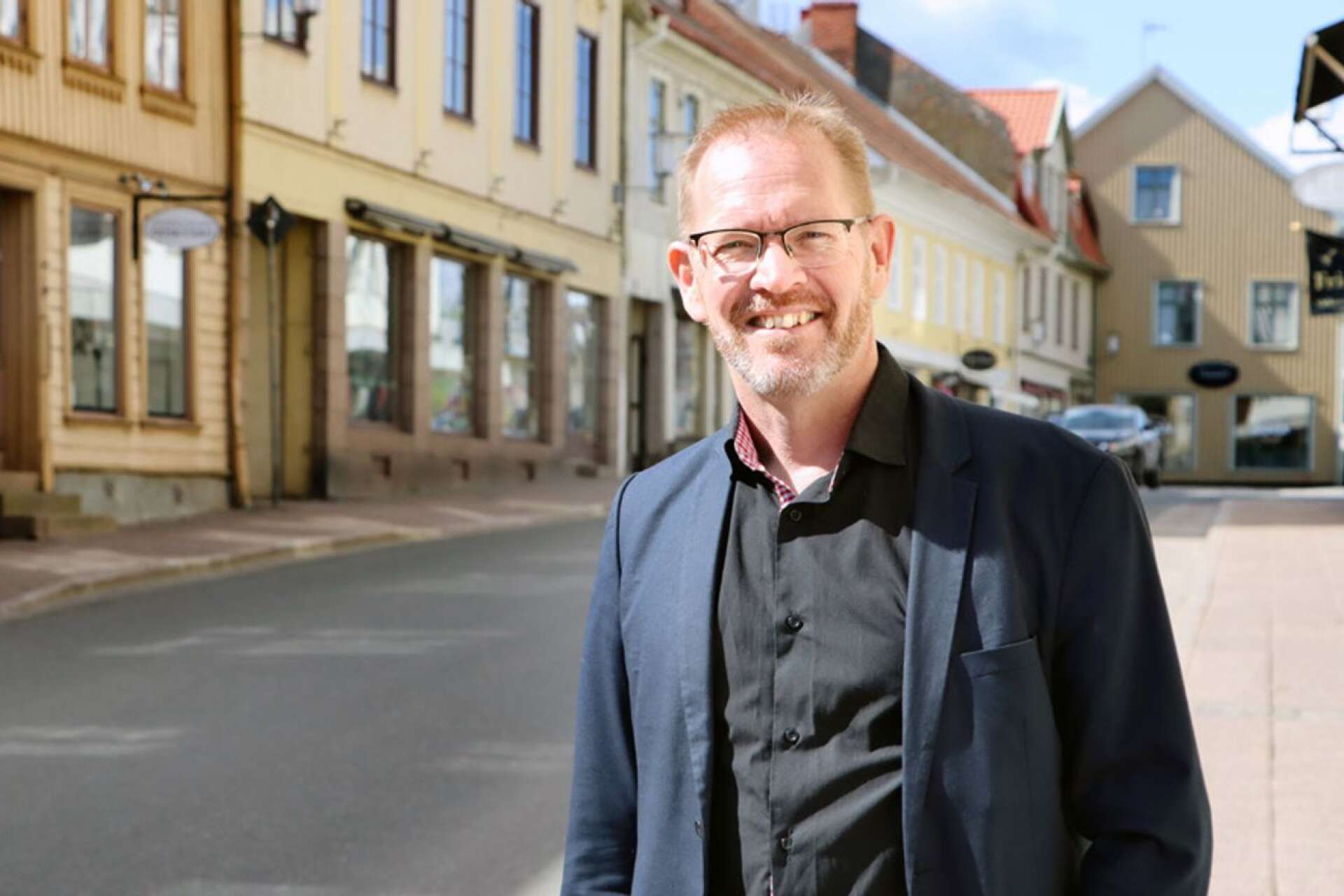 Jonas Sjölin slutar i Hjo kommun efter ett år för att bli samhällsbyggnadschef i Alingsås kommun. 