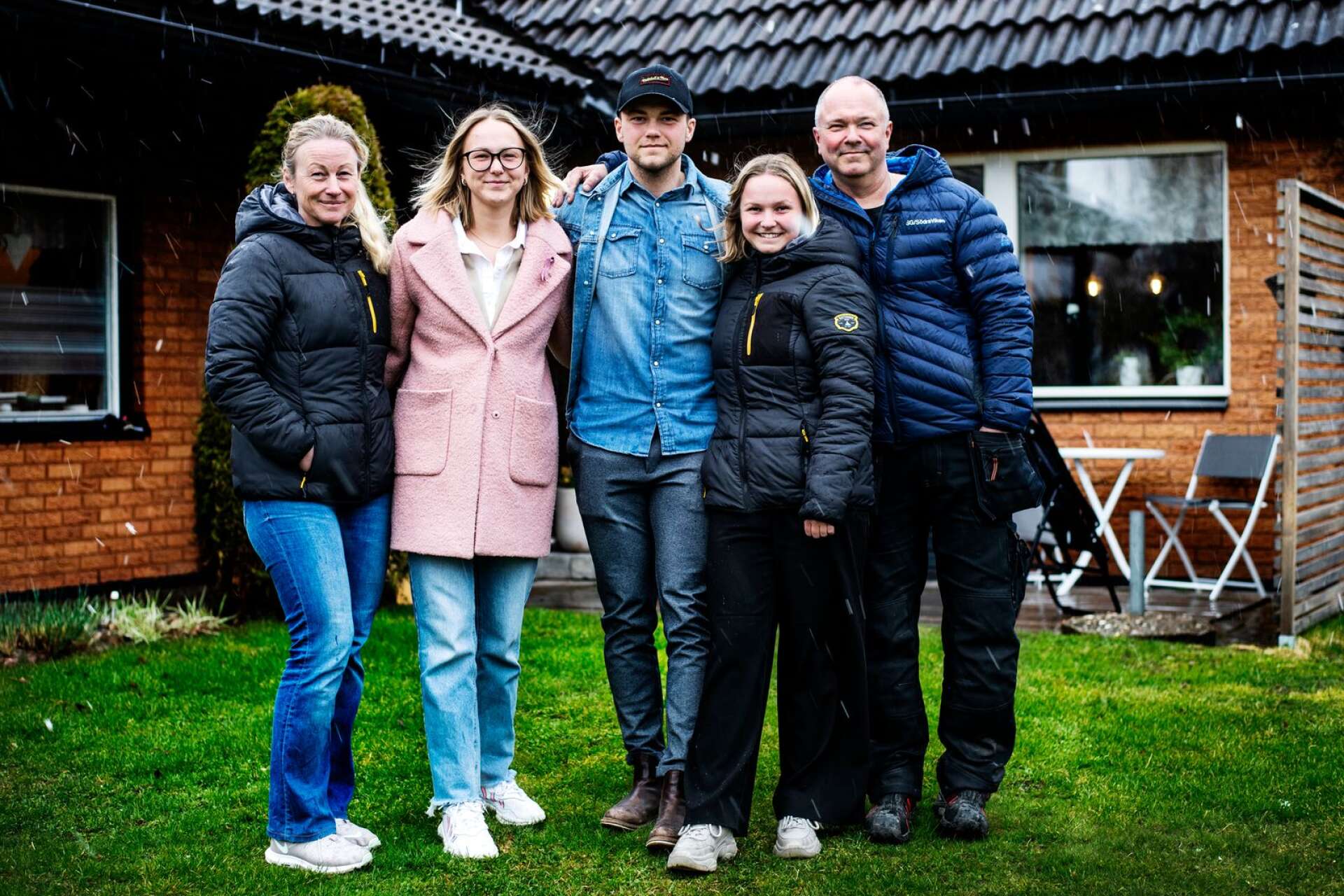 De som ofta får se den trötta Gustaf är den närmaste familjen. Från vänster mamma Ewa Olsson, storasyster Elin Nermark, lillasyster Linnea Nermark och pappa Jörgen Nermark.