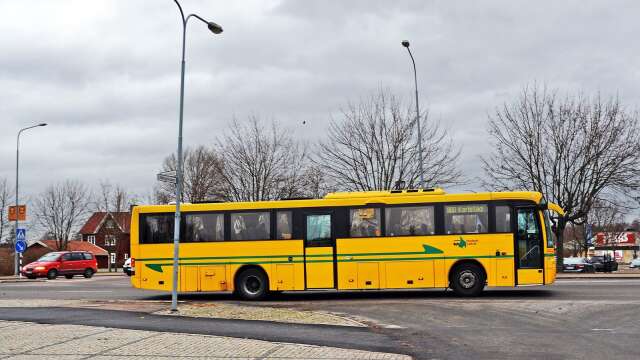 Skyddsombudet har anmält Nobina som kör Värmlandstrafiks bussar mellan Karlstad och Hammarö. Schemat är för stressigt för förarnas hälsa, menar hon.