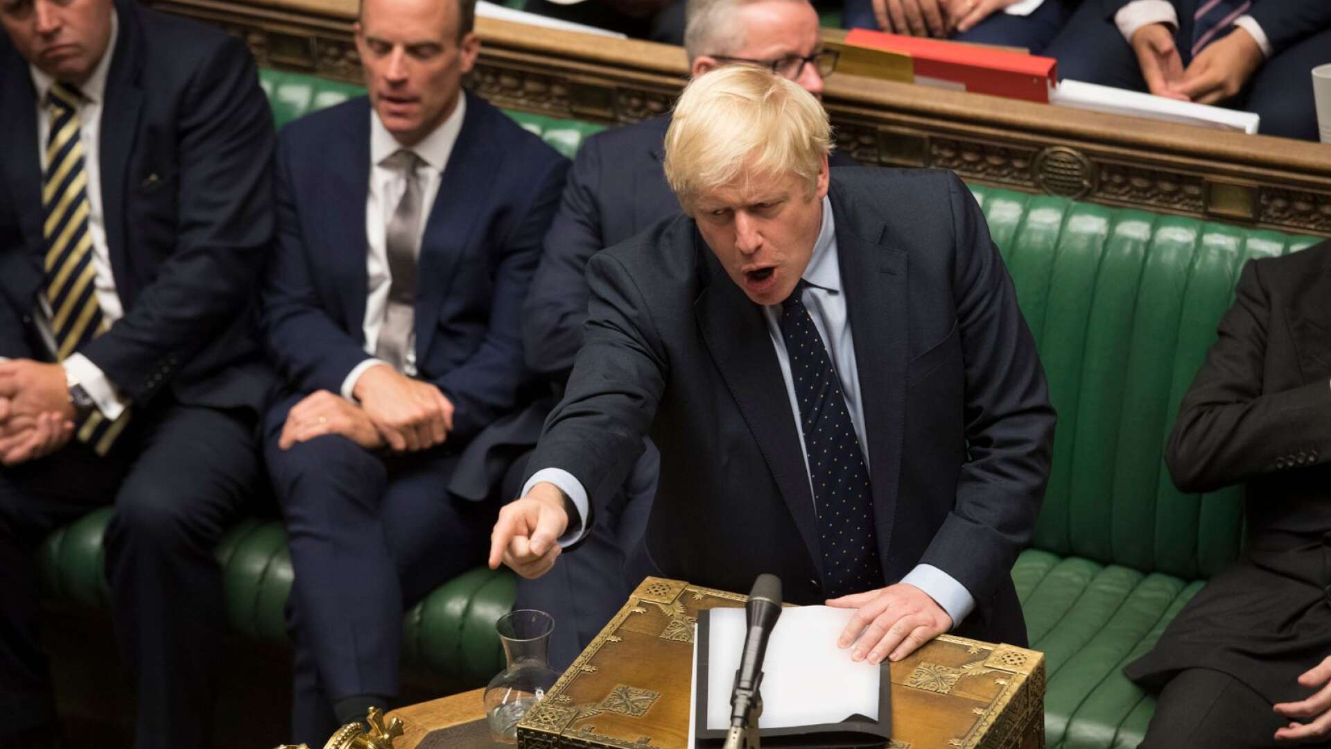Boris Johnson gör utfall i underhuset. Foto Jessica Taylor/House of Commons via AP