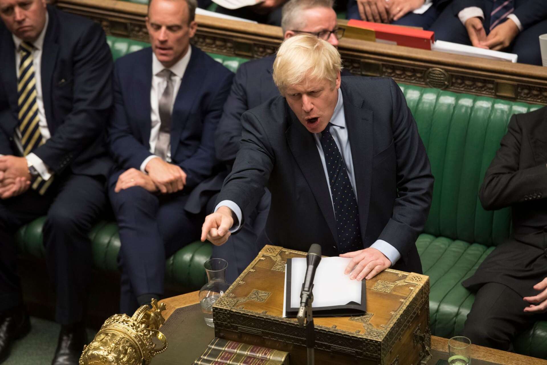 Boris Johnson gör utfall i underhuset. Foto Jessica Taylor/House of Commons via AP