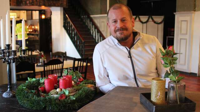 Restaurang Kronan med Peter Olsson i spetsen förbereder julmat som familjer som har det tufft kan beställa – utan kostnad.