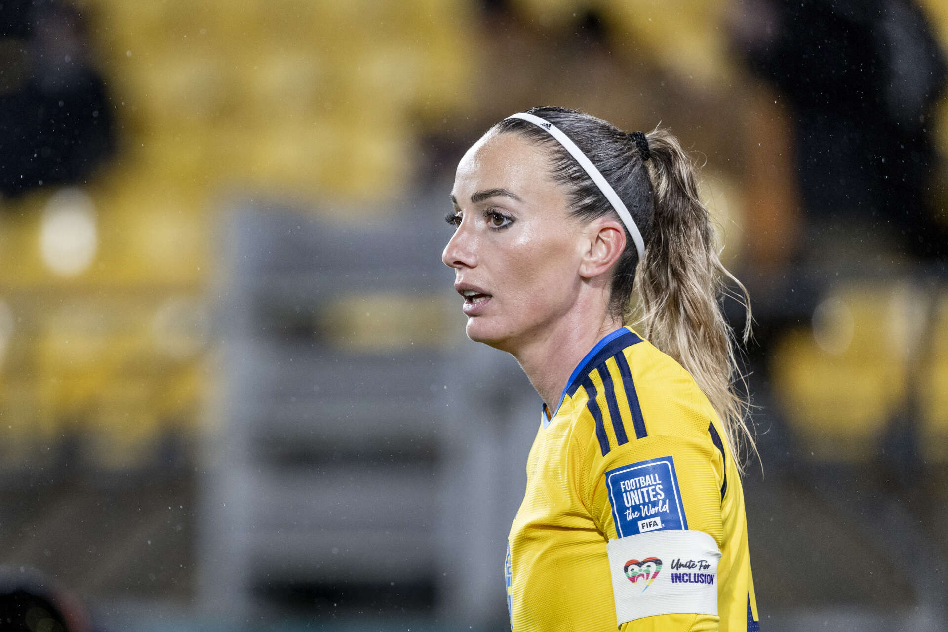Sveriges Kosovare Asllani, här under söndagens VM-premiär mot Sydafrika, stod över tisdagens träning med landslaget.