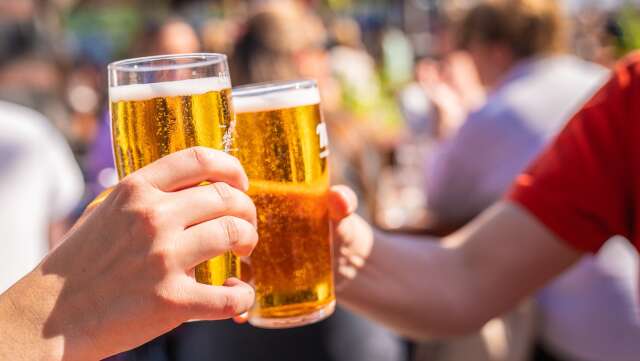 Socialstyrelsen uppdaterar rekommendationer om riskgränsen för alkoholintag.