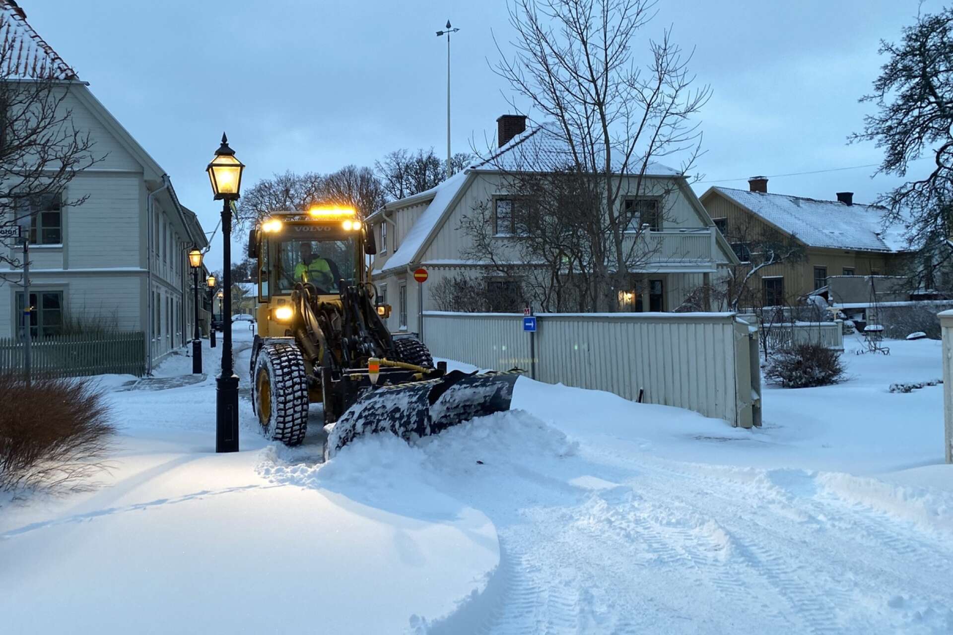 Varje rejäla snöfall kostar kommunen närmare 200 000 kronor.