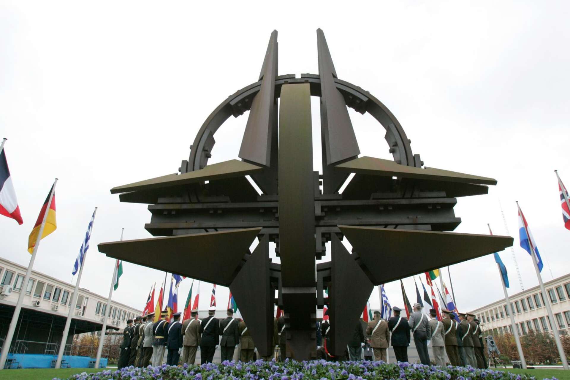 Natofördraget skulle naturligtvis vara lika bindande för Sverige som för andra medlemmar, skriver Jesper Johansson med flera. Foto Virginia Mayo/AP
