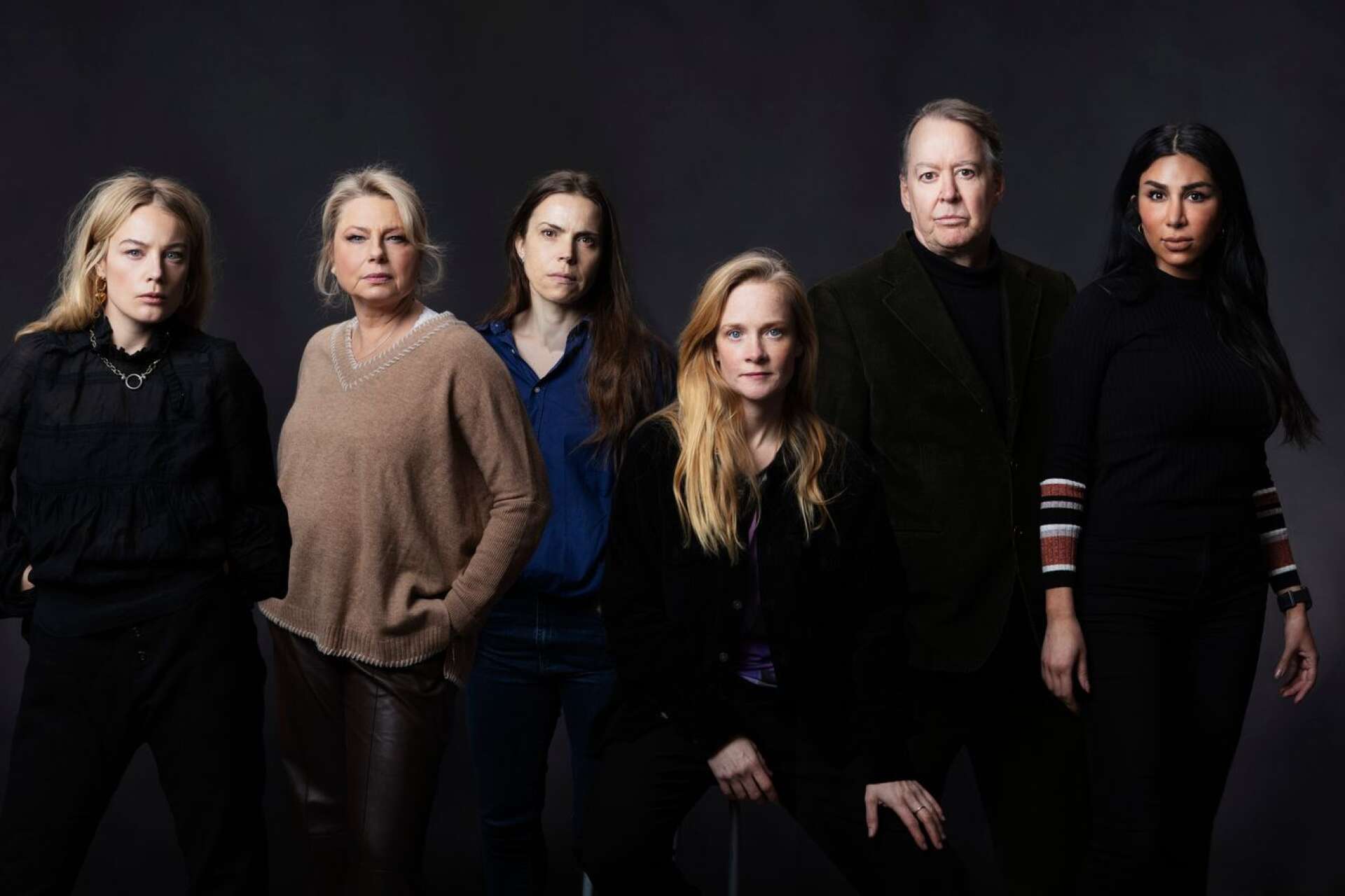 Ida Engvoll, Helena Bergström, Maria Salomaa, Maja Rung, Göran Ragnerstam och Melody Farshin gestaltar dramat om Anna Lindh.