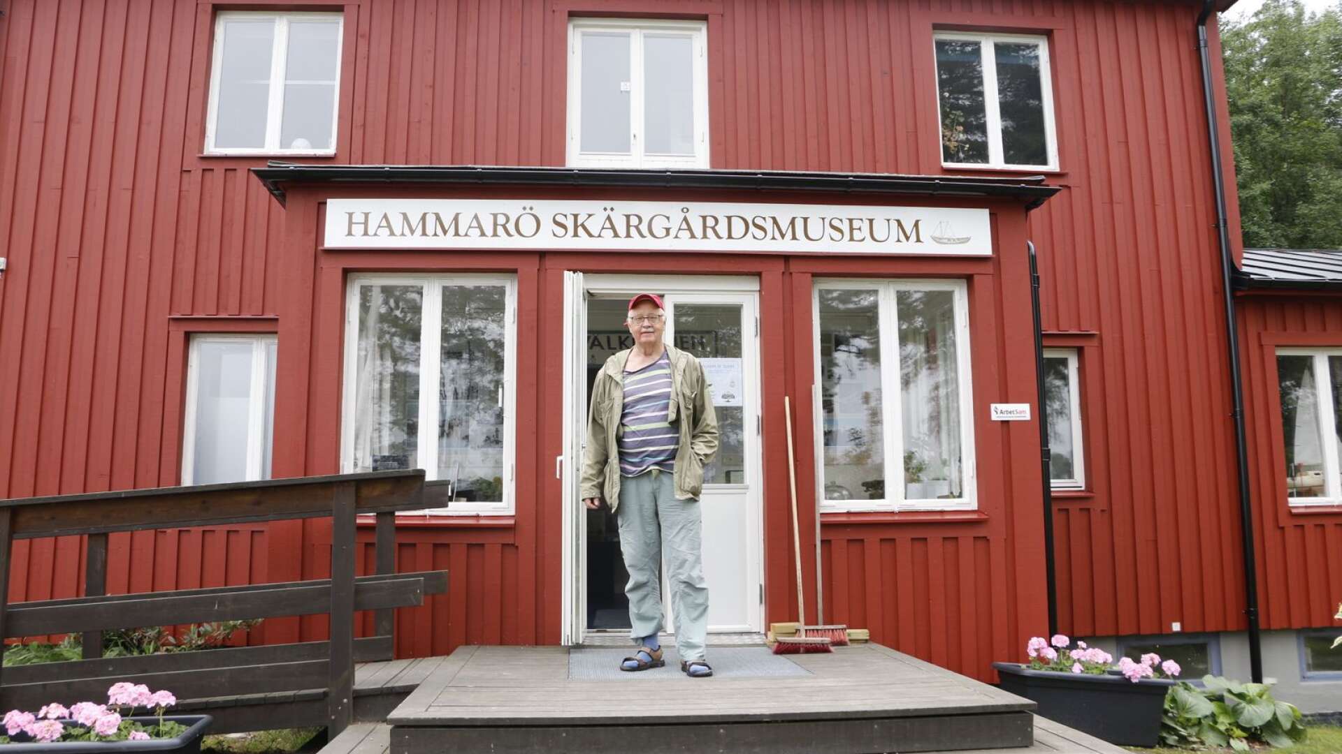 Hammarö skärgårdsmuseum har utvecklats genom åren. På bilden ses Jan-Olof Hesselstedt, ordförande i Föreningen Hammarö Skärgårdsmuseum.