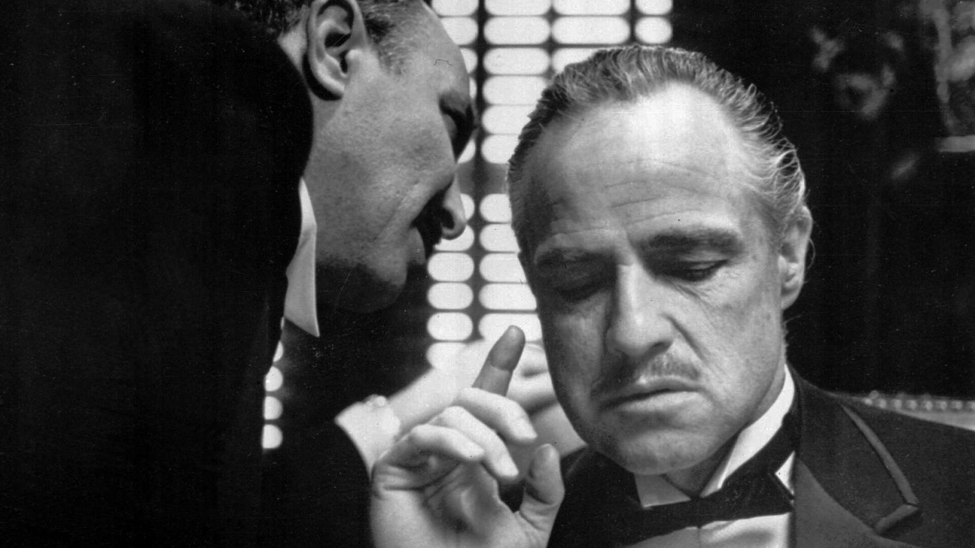 Sluta med att tänka ”nja, det var väl inte så farligt”. Jag syftar på de maffialiknande metoder som används av företagare, skriver insändarskribenten. På bilden syns Marlon Brando som Don Corleone i filmen Gudfadern. 