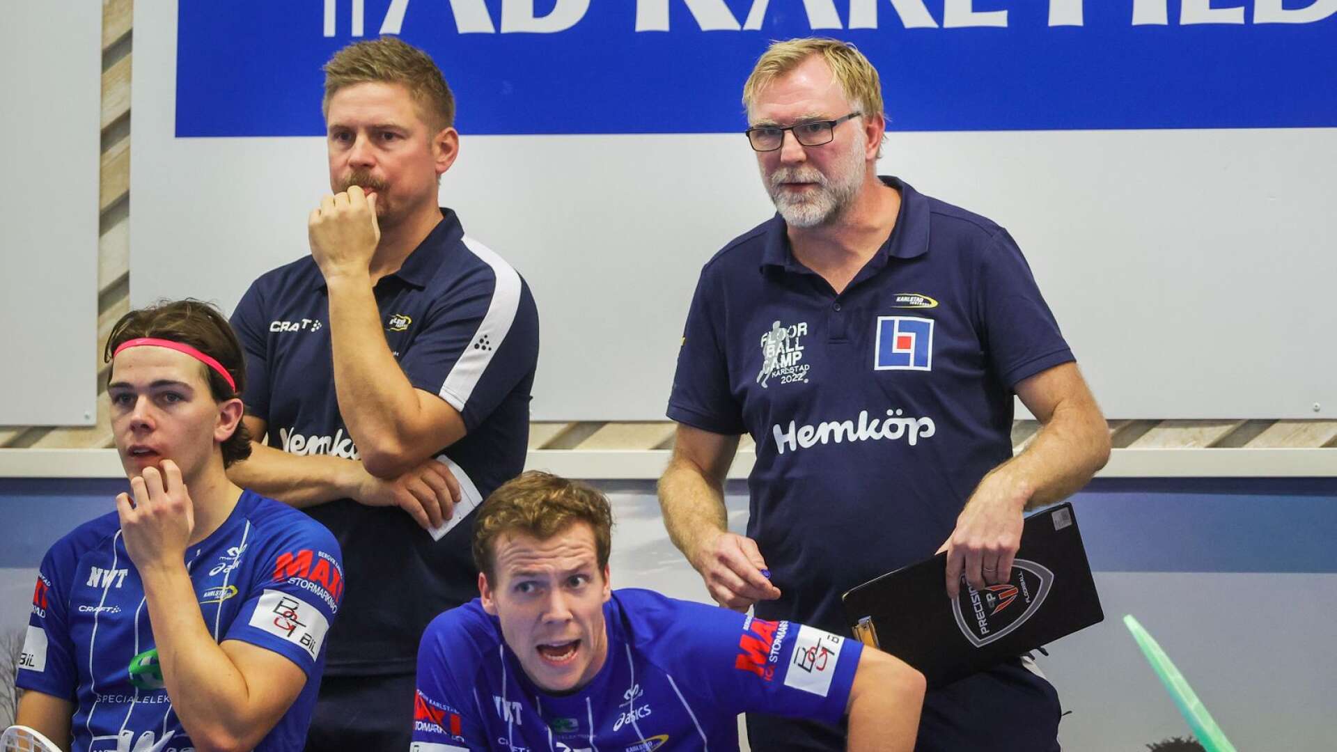 Peter Nordström och assisterande tränaren Andreas Svensson startar om det allsvenska spelet - men det finns covid i truppen.