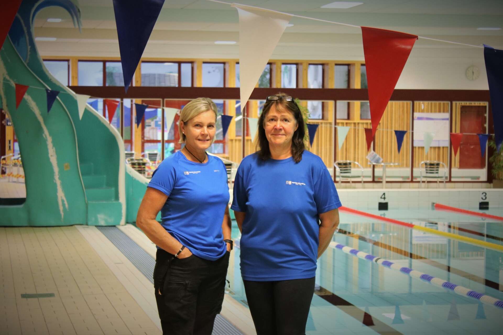 Annelie Wedberg och Maria Lindbergh är tillbaka i simhallen, om än för en kort tid.  Renoveringen av simhallen beräknas ta ett år ungefär. 