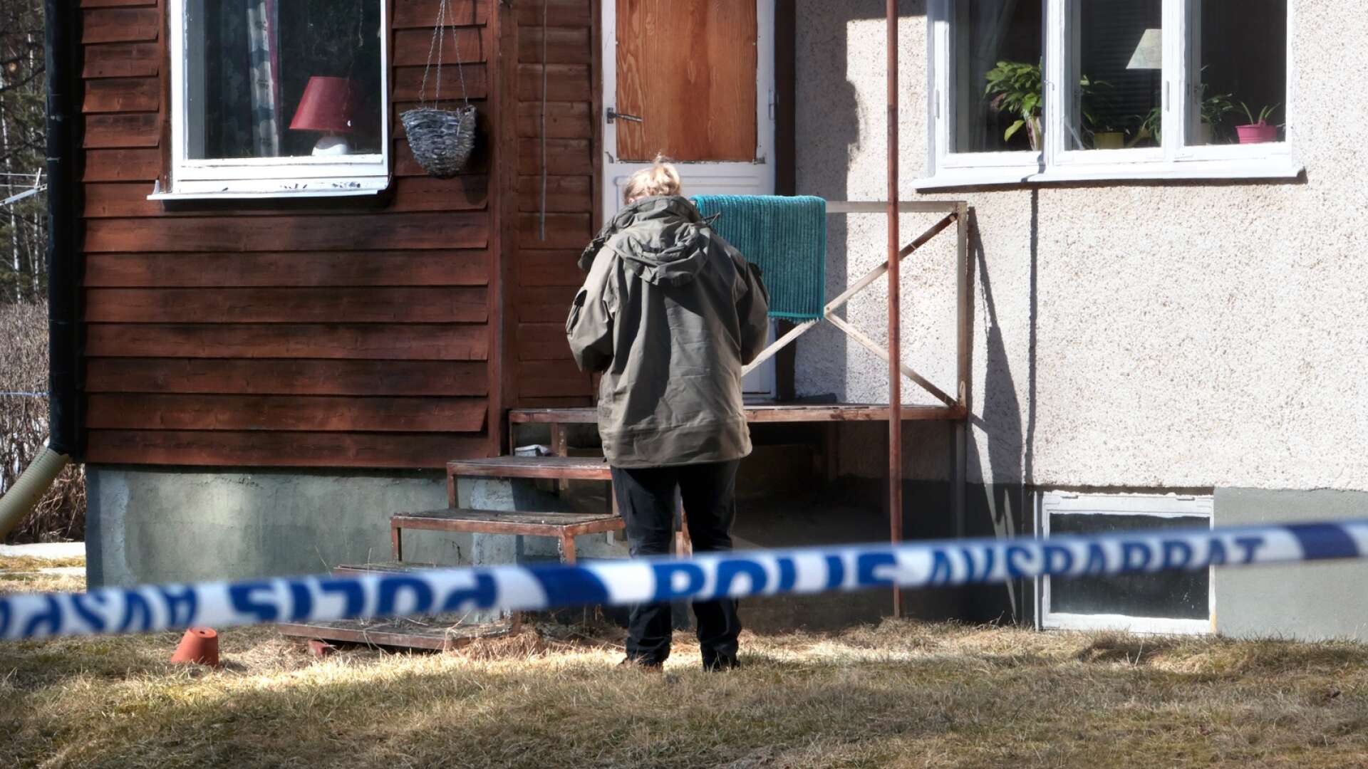 En man i 50-årsåldern hittades misstänkt mördad i Geijersholm utanför Hagfors på onsdagsmorgonen.