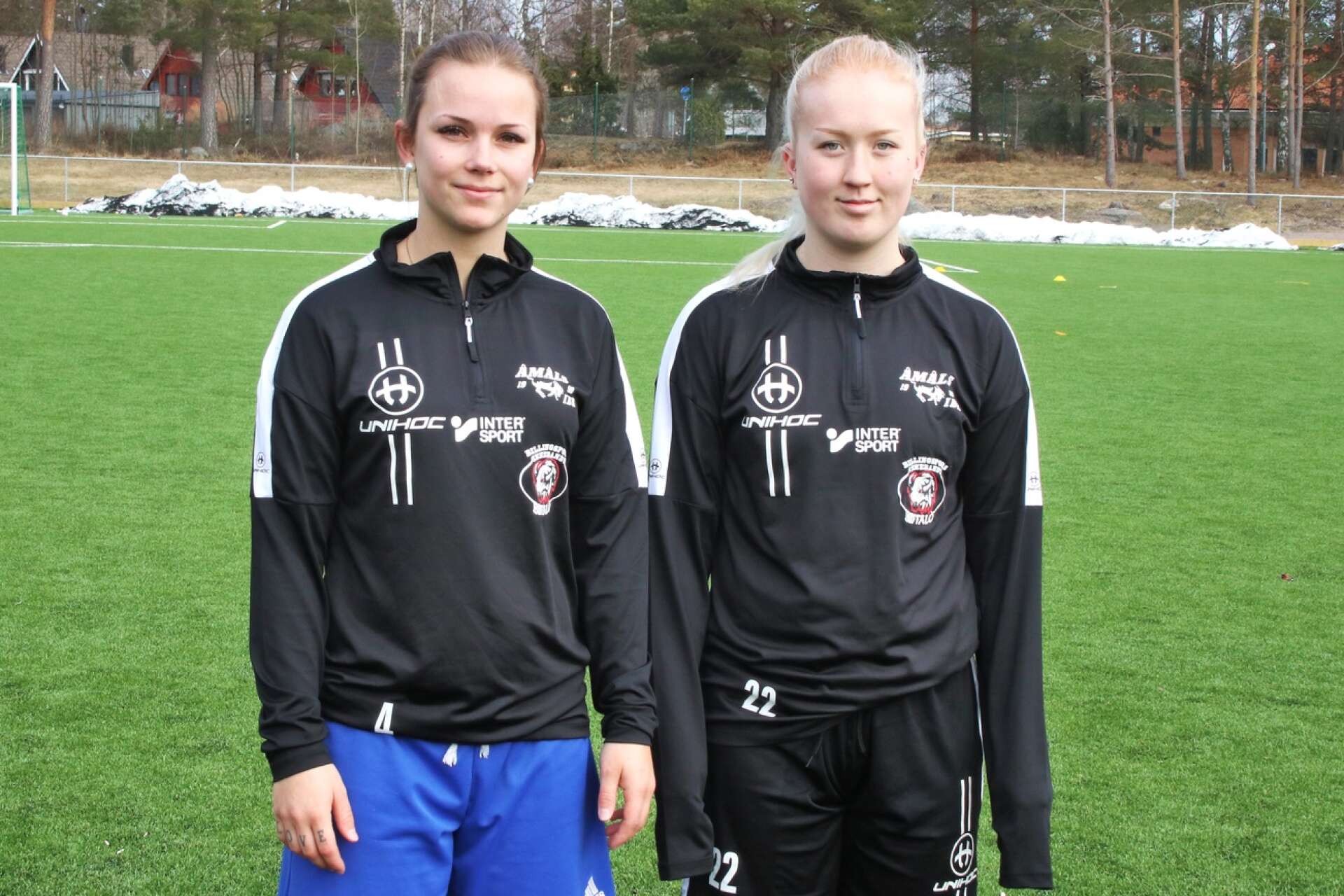 Jonna Andersson och Linn Larsson gör comeback efter att ha varit ifrån fotbollen under flera år. Tidigare har de spelat i Viken, där de hade Patrik Blixt som tränare.