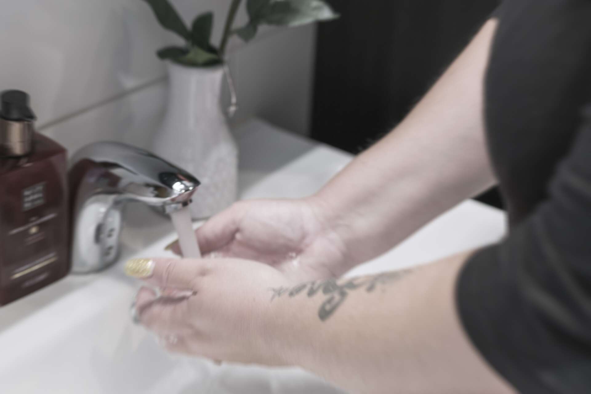 Många personer med tvångssyndrom har ett överdrivet tvättande som ett av tvången. 