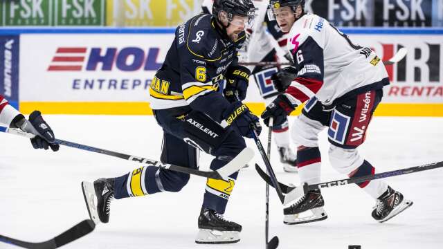 Anton Strålmans HV71 förlorade premiären mot Linköping efter straffar.