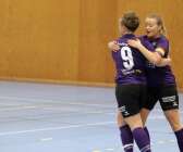 HEF Valbo-Eds FF 4–3 i futsalens division 1. Lagkaptenen i Valbo Filippa Sjögren (höger) fick plus för sin insats, här firar hon med Therese Engblom som gjort 2–0.