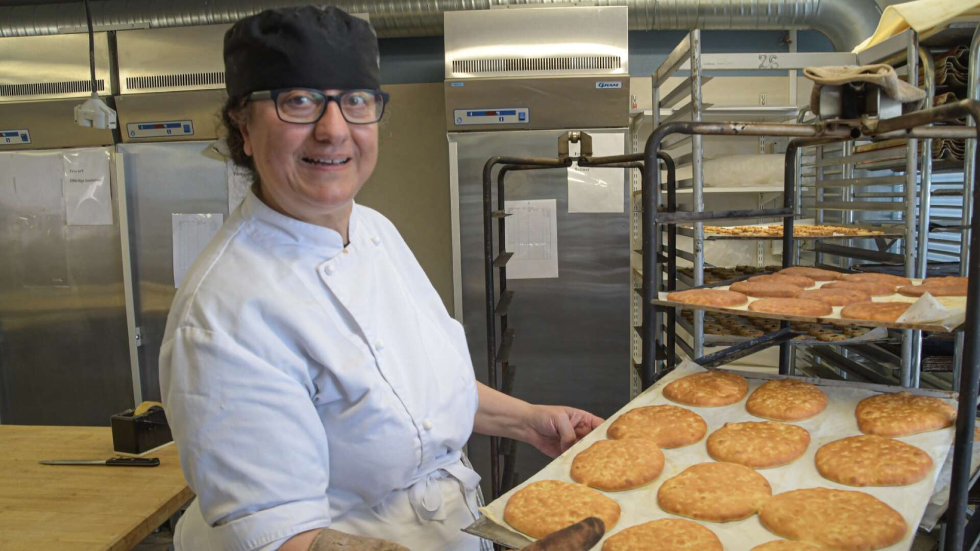 Kompetenta lärare, bra utrustning och efterfrågade yrkeskunskaper gör att Fadia Tannous från Falköping tycker att Kanalskolans bageriutbildning absolut borde får finnas kvar. 