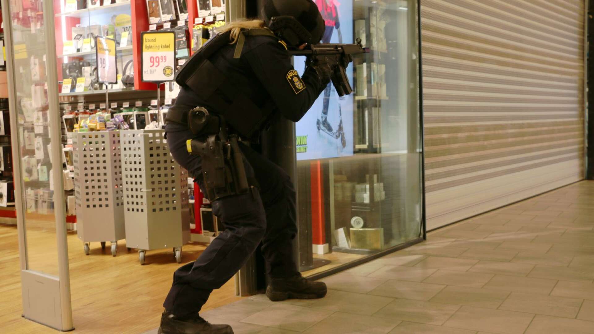 Terrorövning Charlottenbergs shoppingcentrum