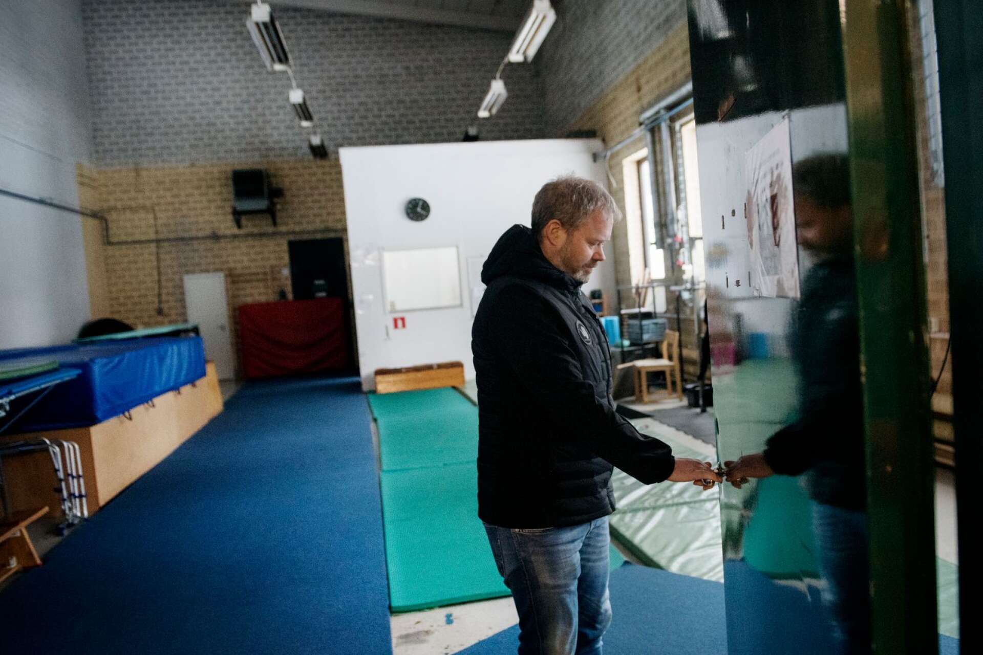 Sista juni måste Johan Dietmanns Bofors simhoppsklubb lämna den träningslokal som hopparna använt under så många år bakom sig.