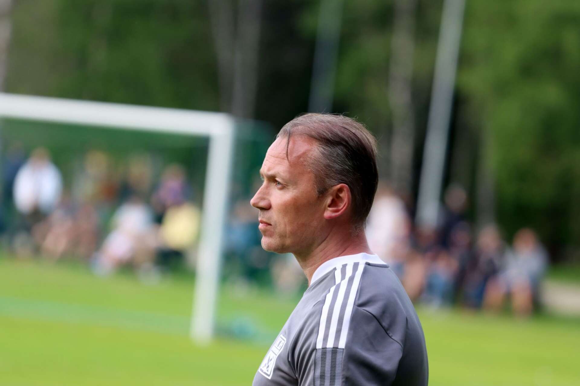 Stefan Blom är tränare i division 3-laget KB Karlskoga.