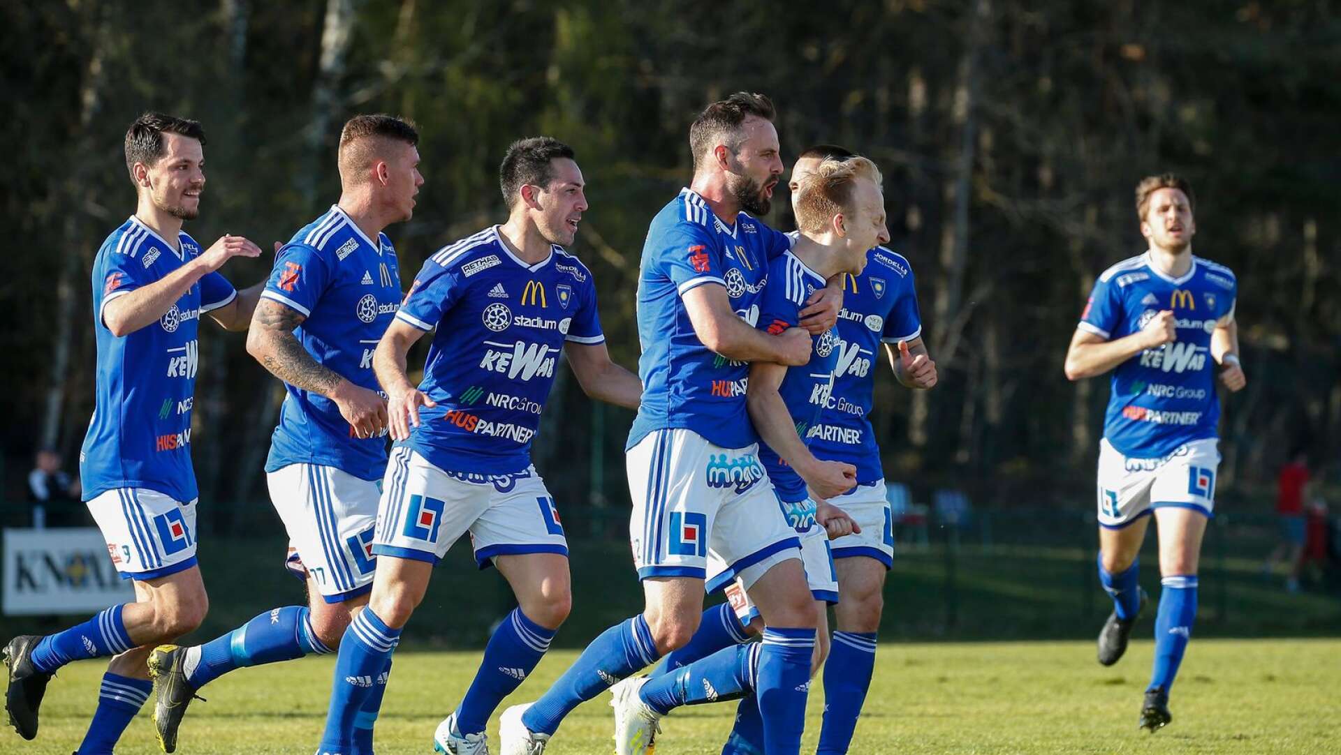 Karlstad BK vill kunna jubla efter matchen mot Umeå. 
