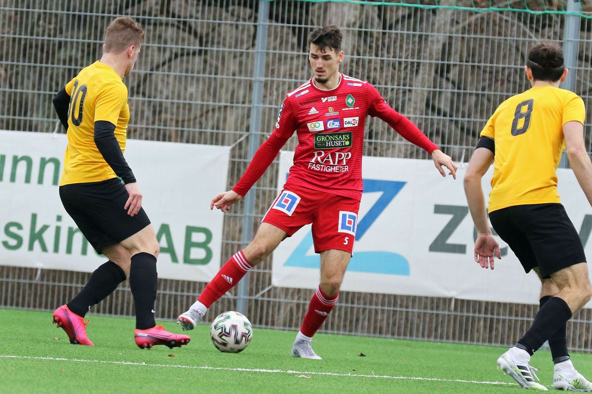 Aldin Basic från IFK Värnamo provspelade med SAIK på lördagen.