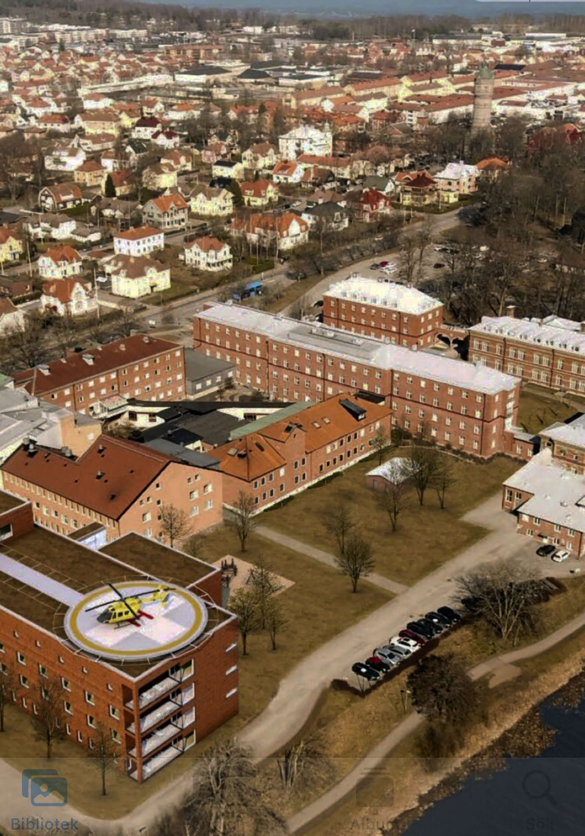 Västfastigheter har tagit fram en visionsskiss över sjukhusområdet i Lidköping där det nederst till vänster har lagts in en helt ny byggnad med helikopterplatta på taket. Om det här blir verklighet är dock ovisst.