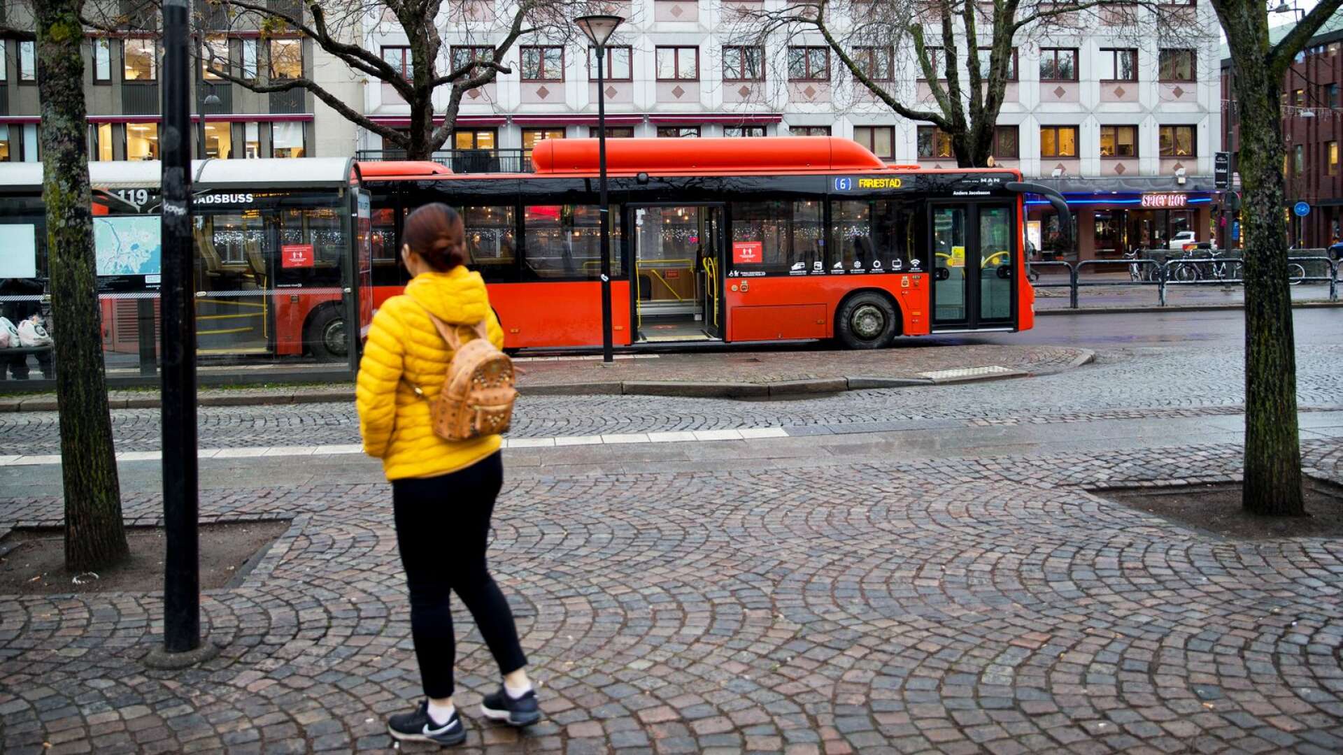 Det minskade resandet märks i både den regionala busstrafiken och på stadsbussarna i Karlstad.