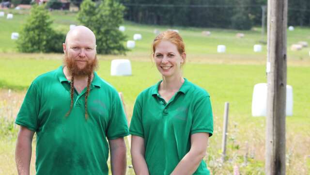 Kajsa Edbom och Morgan Ruste tillverkar egen ost på gården. 