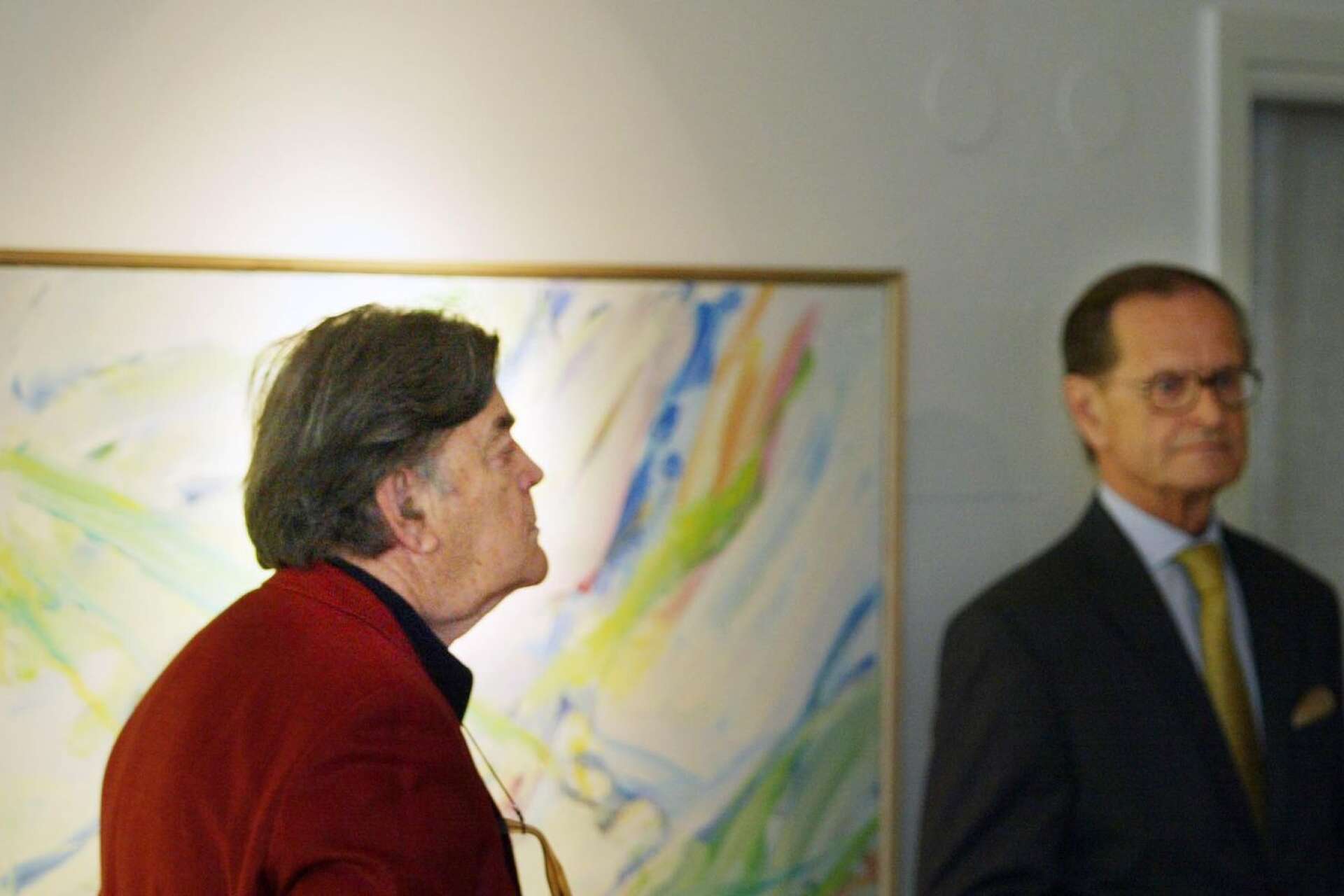 Bengt Olson tillsammans med invigningstalaren Ingemar Eliasson vid vernissagen av utställningen 2007.