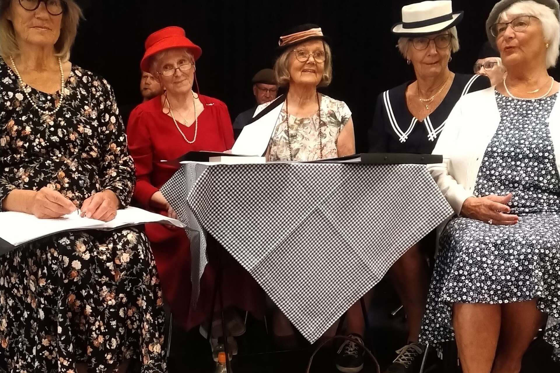 Solisterna i Min soldat: Sonja Andersson, Britt Johansson, Eva Tjernberg, Eva Westrin Nilsson och Ulla Nyström. 