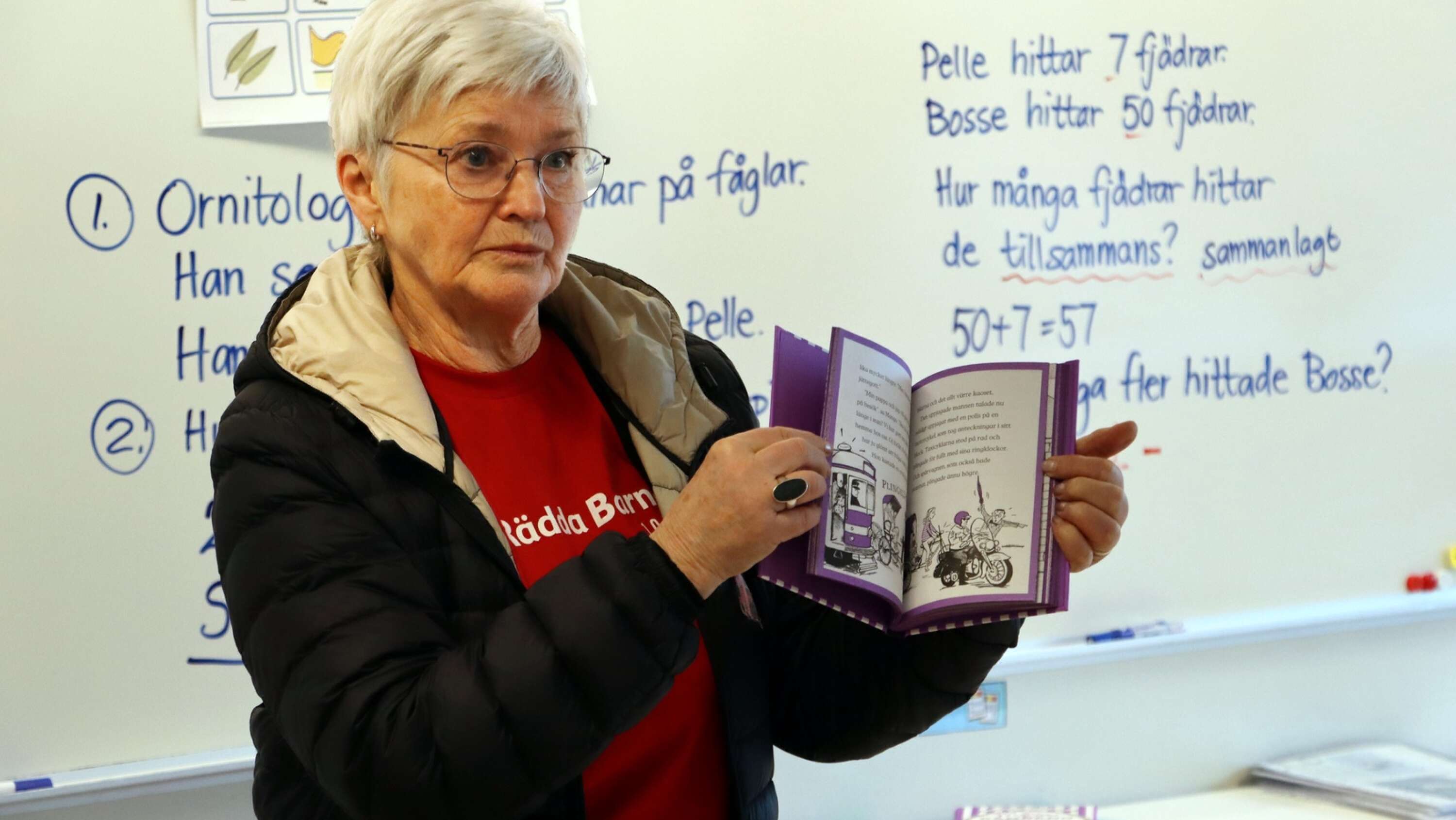 Rädda barnen har delat ut böcker till Hjoeleverna i tio år. 