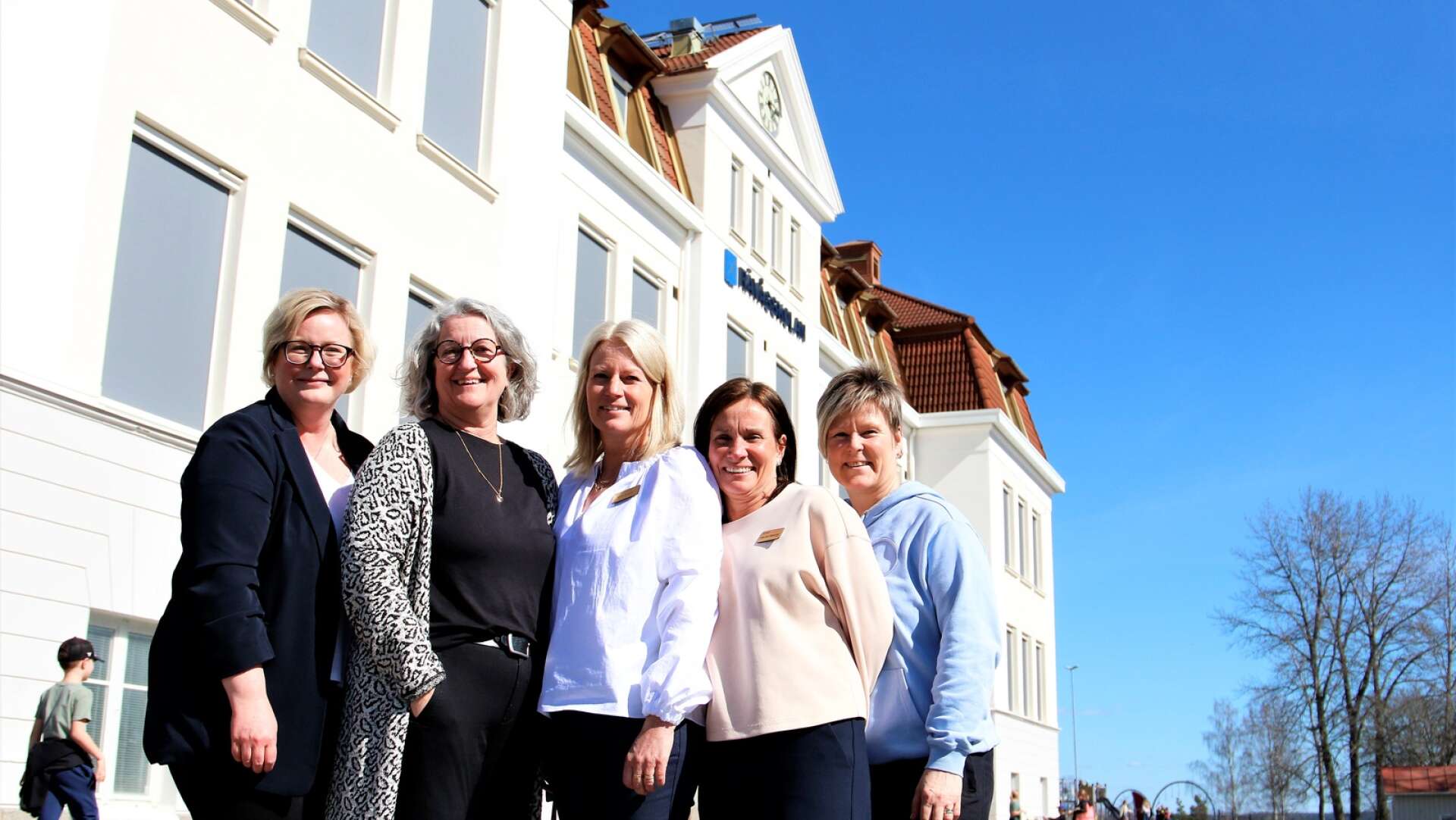 Rävåsskolan firar 110 år och i festkommitén sitter Anna Lindén, Gunilla Seiver, Ulrika Swanolf, Annsofi Welander och Soile Östin.